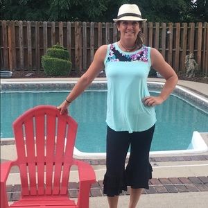 Sleeveless floral mint tunic